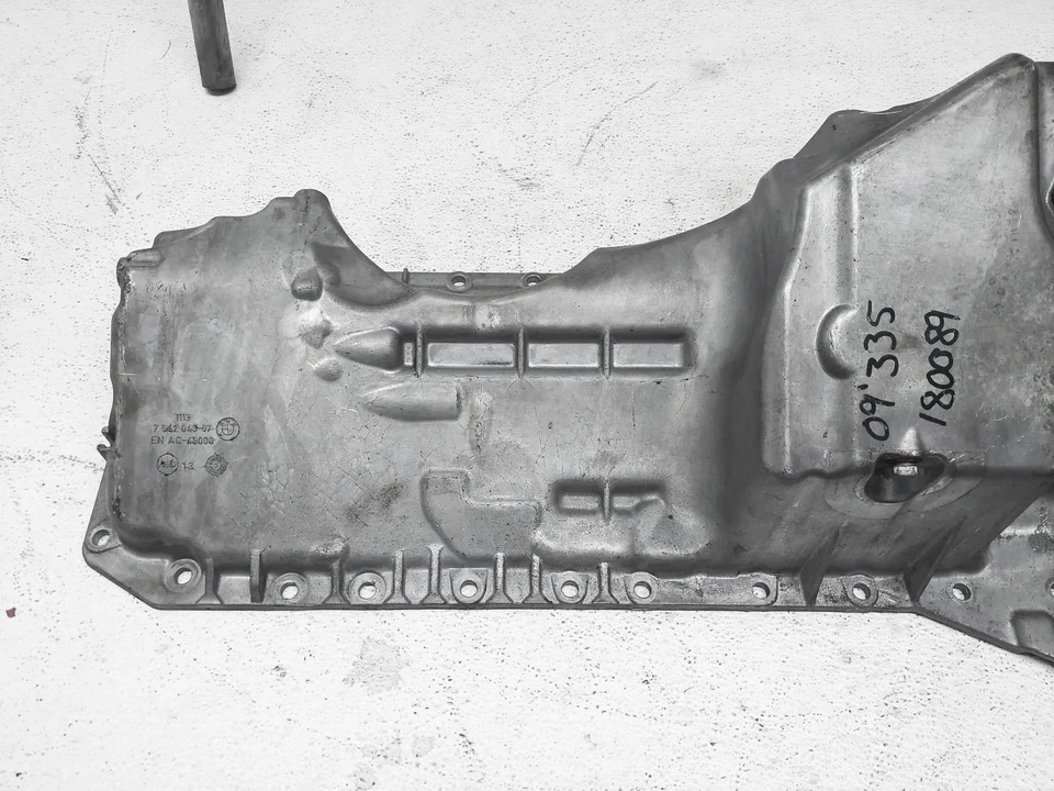 BMW 335I 2007-2013 3,0 L turbo tracción trasera motor inferior cárter de aceite 11-13-7-570-400 Foto 2 de 4