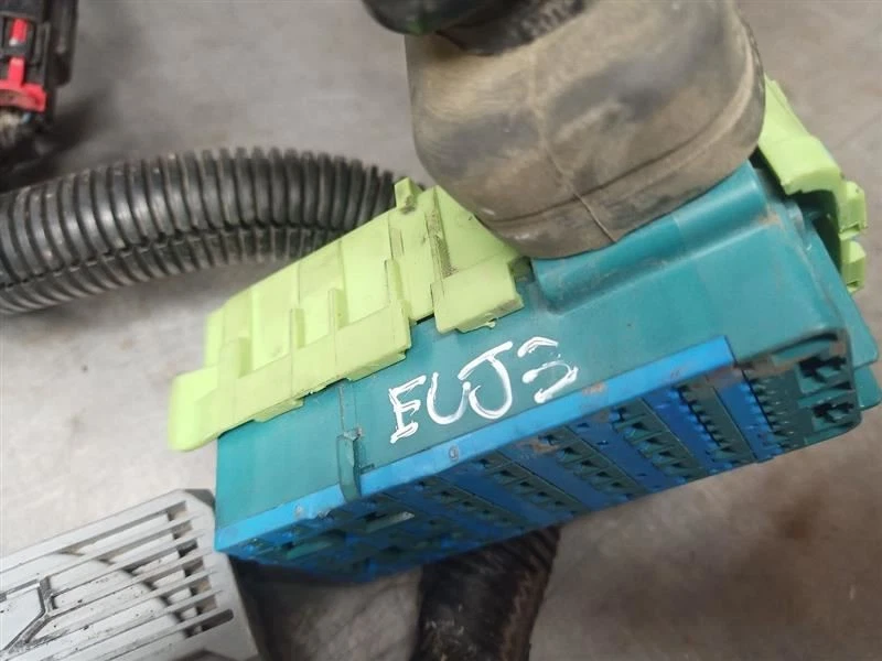 Arnés de cables del motor de GMC Sierra 1500 2017 4,3 L AT 4x4 11107366 Foto 2 de 4