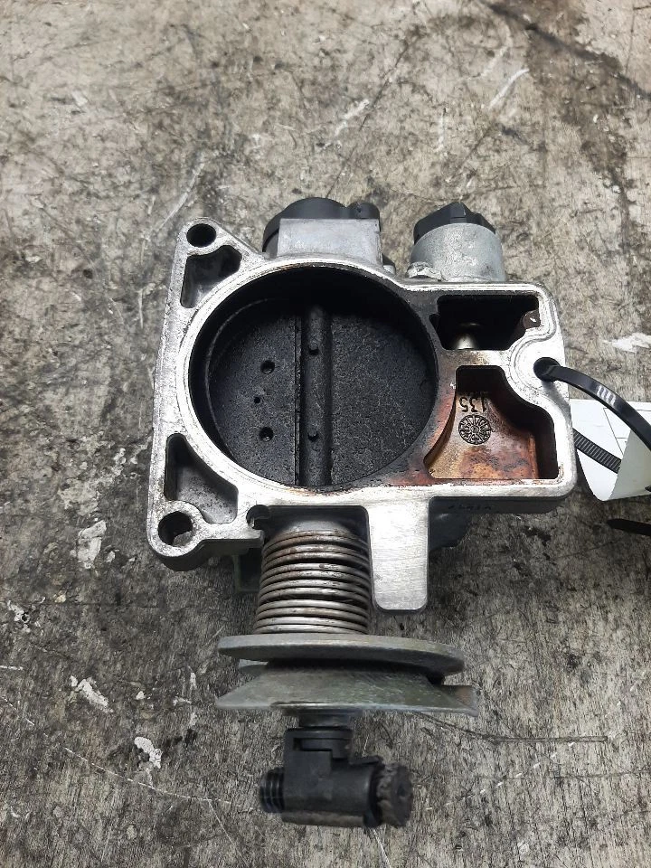 2001-2007 CHEVY EXPRESS 1500 VAN Throttle Body Valve Assembly 4.3L ID 12595276 - Image 4 of 4
