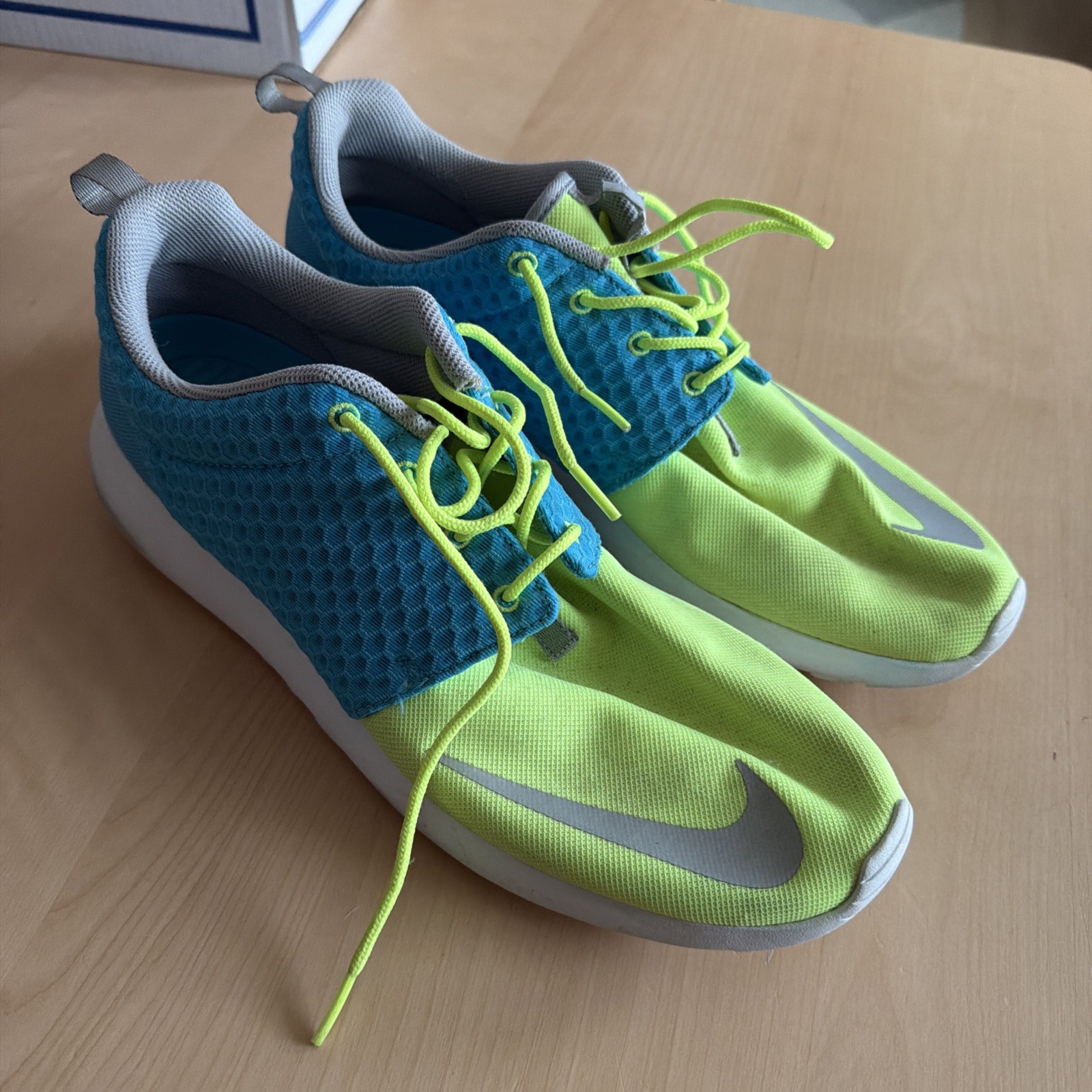 Nike Rosche Run Sprite - image 1