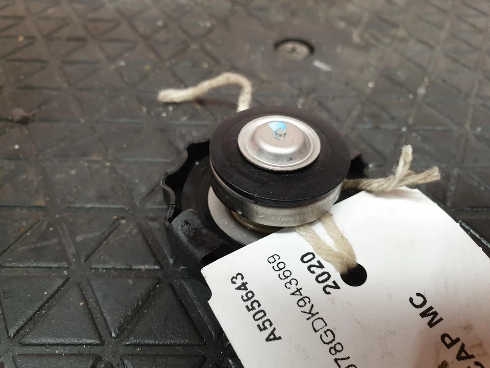 TRIUMPH SCRAMBLER RADIATOR 900 RADIATOR CAP 2020 - Image 3 of 3