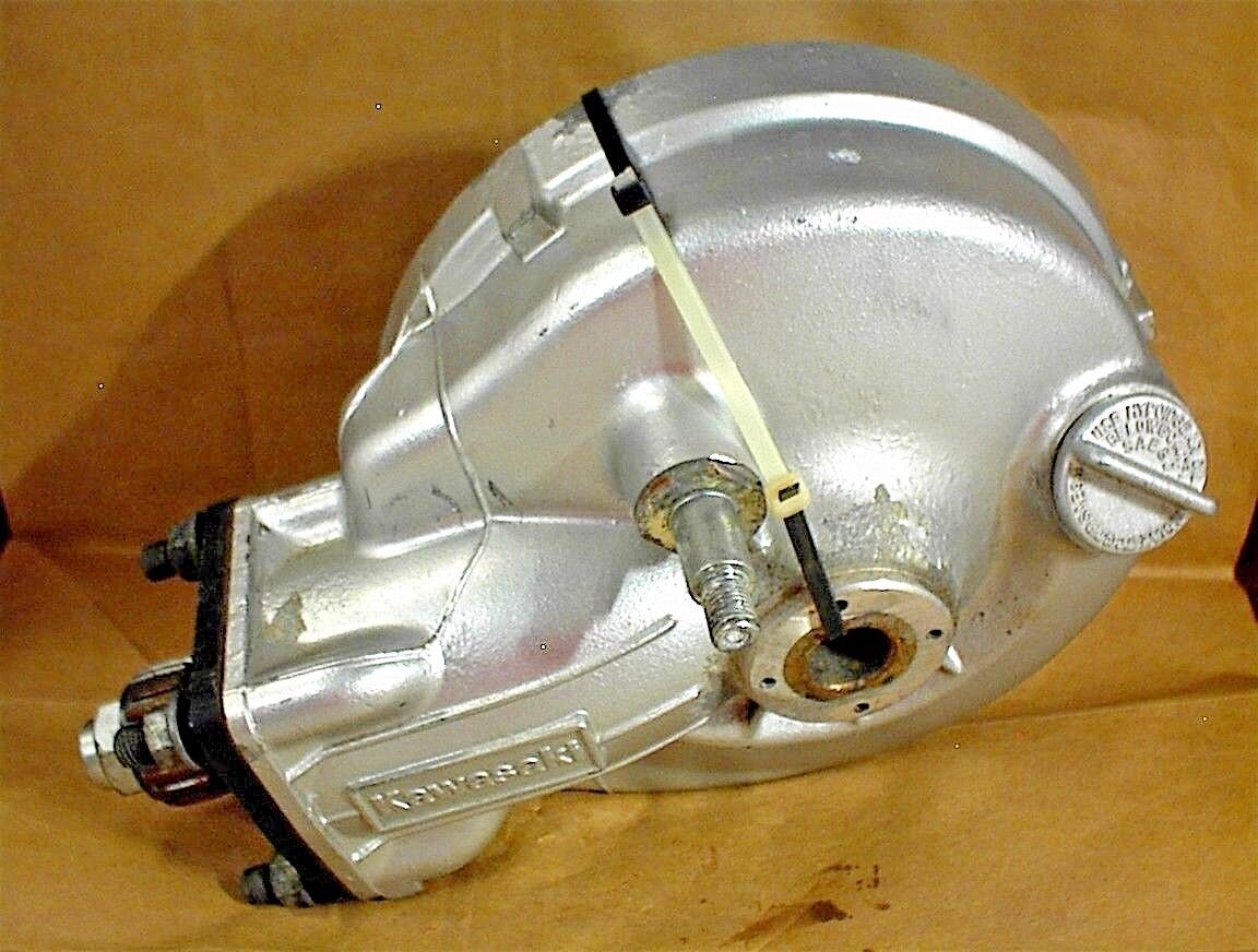 1985 KAWASAKI 1100 ZN1100 LTD SHAFT DIFFERENTIAL FINAL DRIVE 1985 KAWASAKI 1100 ZN1100 LTD SHAFT DIFFERENTIAL FINAL DRIVE