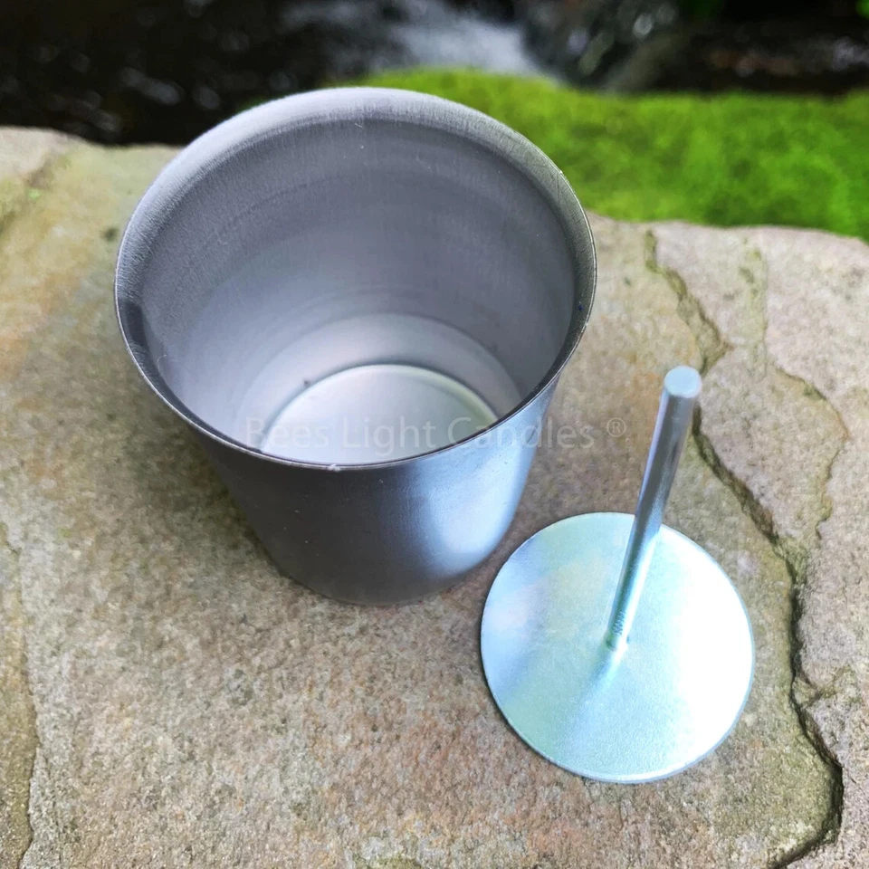 Moldes votivos con pasadores de mecha, taza, molde de metal de 1,5 oz + pasador de centrado para absorber Foto 2 de 4