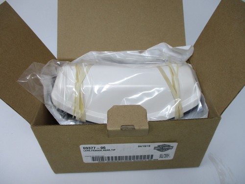 NOS NO LED! Harley 2006-2008 FLHX Street Glide Bar Rear Fender Lens 69377-06 - Picture 2 of 6