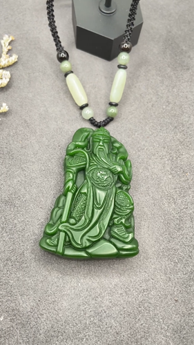 Jade Guan Yu Charm Anhänger Halskette mit Perlen Kordel Handarbeit geschnitzt grüner Edelstein - Video 1 von 1