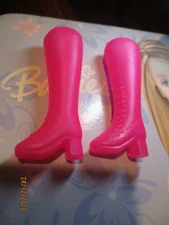 BARBIE DOLL / PAIR OF SHOES ...... (1924)