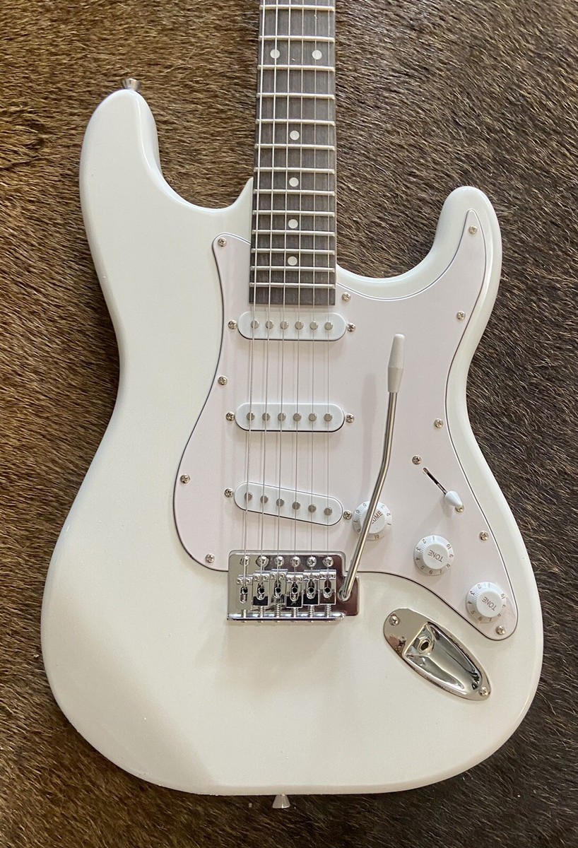 Olympic White Stratocaster electric guitar. unbranded