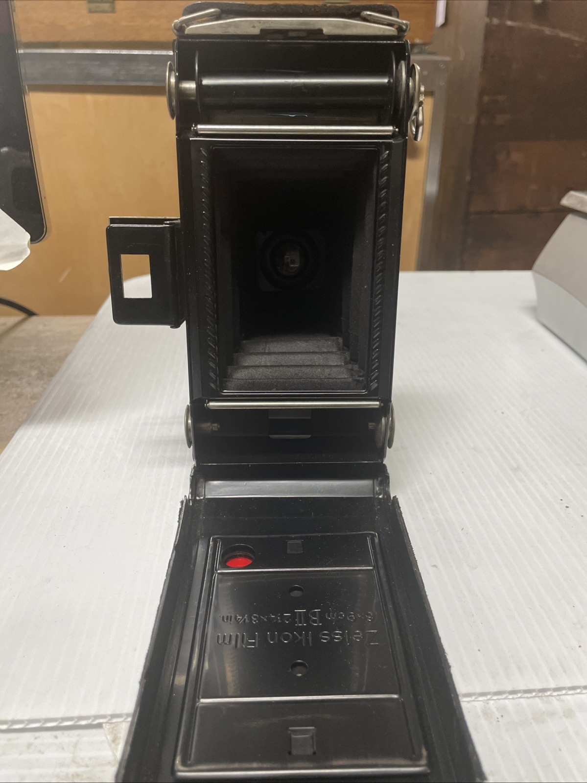 Zeiss Ikon IKONTA Folding Camera Derval + 6.3/10.5 Nover Lens