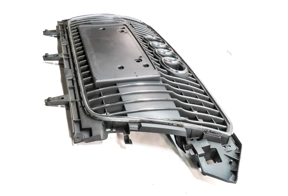 13-16 AUDI A4 ALLROAD WAGON B8 ПЕРЕДНЯЯ ЦЕНТРАЛЬНАЯ ВЕРХНЯЯ РЕШЕТКА КАПОТА (ЧЕРНАЯ) - Изображение 3 из 4