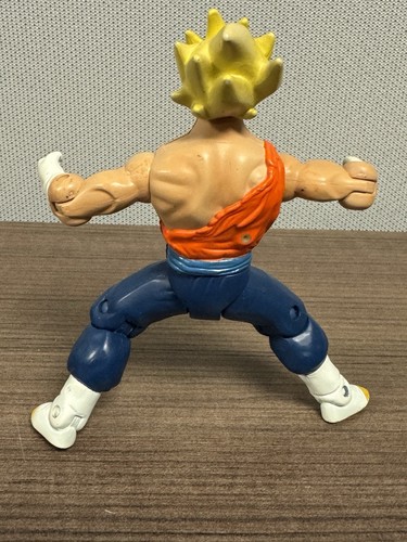 JAKKS pacific 2003 Dragon Ball Z Super Saiyan SS Vegito Battle Damaged Limited - Picture 5 of 16