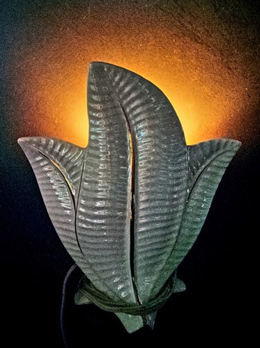 MCM Esco-Lite Ceramic 3 Palm Leaves White & Gold Opalescent Iridescent TV Lamp - Picture 2 of 15