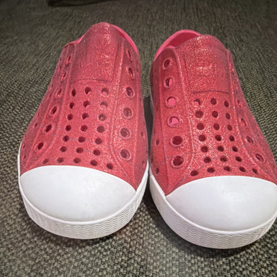 Native Glitter Pink Slip-On Girls Lightweight Waterproof Shoes Size 7 White