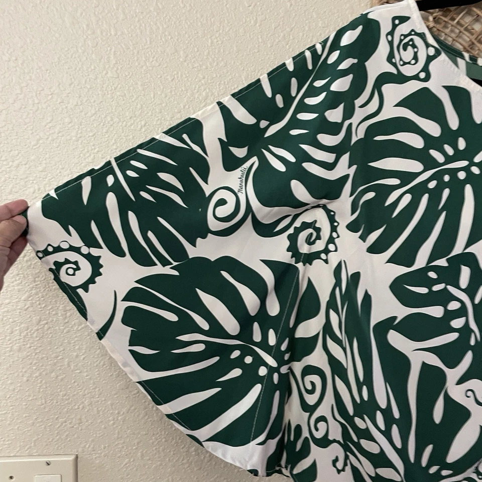 Manuhealii Batwing Aloha Print Blouse Top Sleeve Slits Tropical Green Sz XS/S B2 - Image 4 of 4