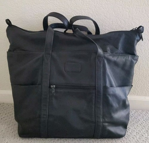 Tumi Weekender Bag Black Leather Tote Shoulder Strap Travel 18x17x8