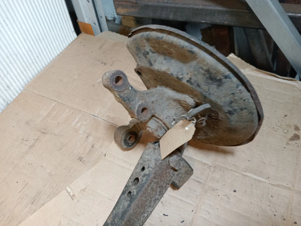 Conjunto de buje trasero Daihatsu Charade Gtti Passeenger trasero Nsr izquierdo Foto 2 de 2