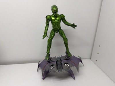 2002 Toy Biz Marvel Spider-Man The Green Goblin Action Figure with Glider