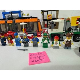 Lego City City Square #60097 w 11 figs! 95% complete- see description
