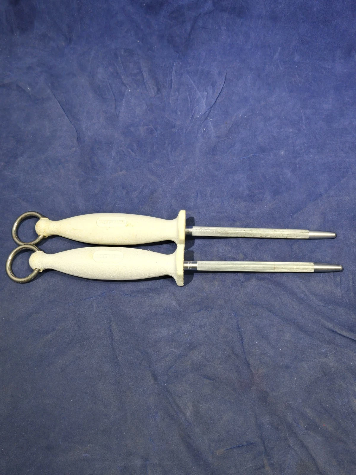 Pair of Bettcher Whizard Honing Steels - White Sani-Safe Handle - 5.5" Rods
Opens in a new window or