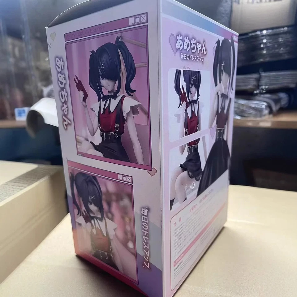 Figura sentada con sobredosis de azúcar Needless Girl: linda estatua coleccionable estilo ángel Foto 4 de 4