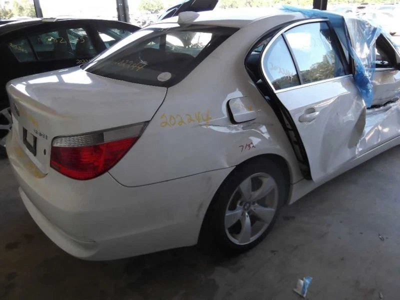 (LOCAL PICKUP ONLY) Rear Bumper Without Park Assist Fits 04-07 BMW 525i 433116 Foto 3 de 4