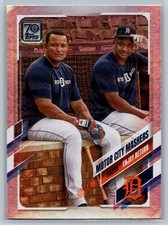 2021 Topps #152 Motor City Mashers Rainbow Foil Detroit Tigers