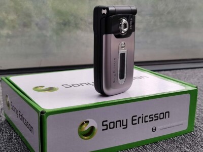 Unlocked Sony Ericsson Z550 Z550i Z550a 2G 25MB Bluetooth 1.3MP