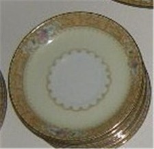 M Japan Estre Eight Fruit Dessert Bowls Gold Scrolls with Gold Trim