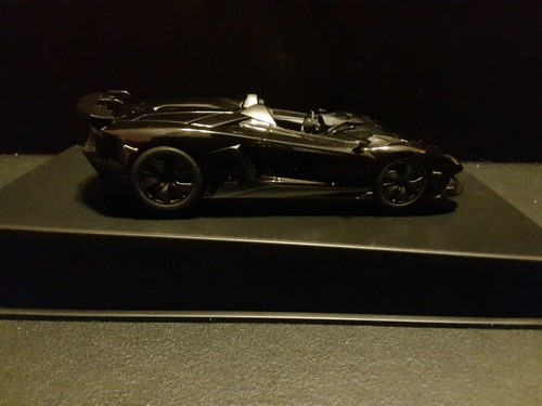 Lamborghini Aventador J 2012 AutoArt in scale 1/43 - Picture 4 of 6