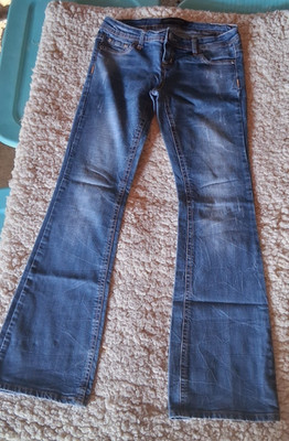Twentyone Black by Rue21 Boot-Cut Jeans Size 3/4R