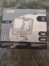 500 Watt White Die Cast Aluminum Halogen Light With Bulb.