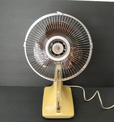 Vintage Kuo Horng Oscillating Fan Model KH-09 *TESTED Read Description