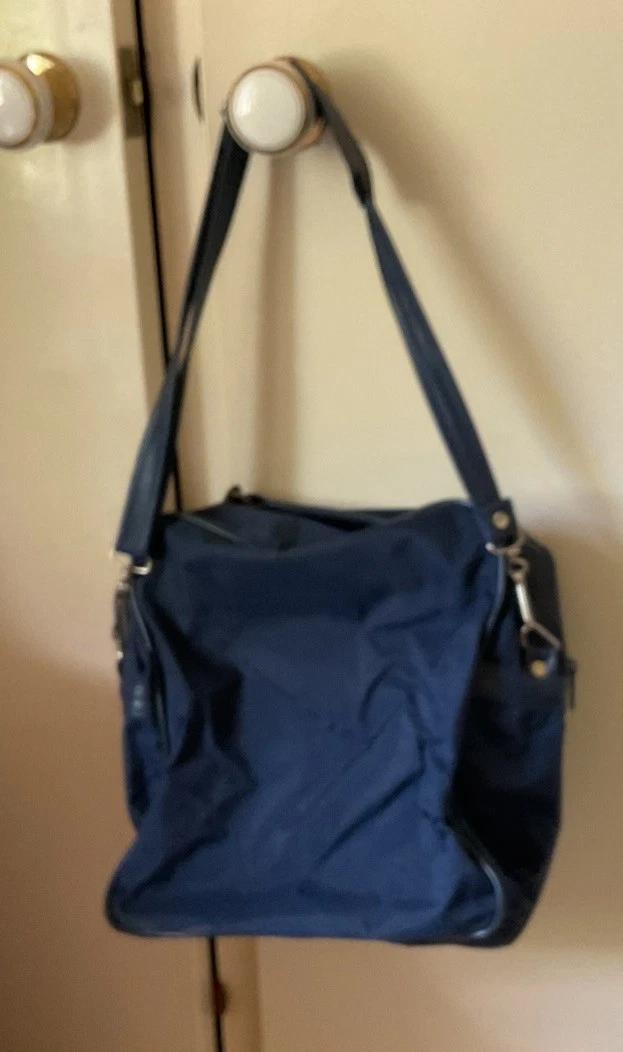 QANTAS Carry On Bag1980s / Shoulder Strap / - Handle - See Photos Please