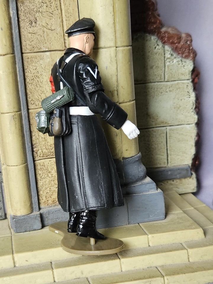 ULTIMATE SOLDIER WWII GERMAN SCHUTZSTAFFEL SS OFFICER 1:18 SCALE MINT ...