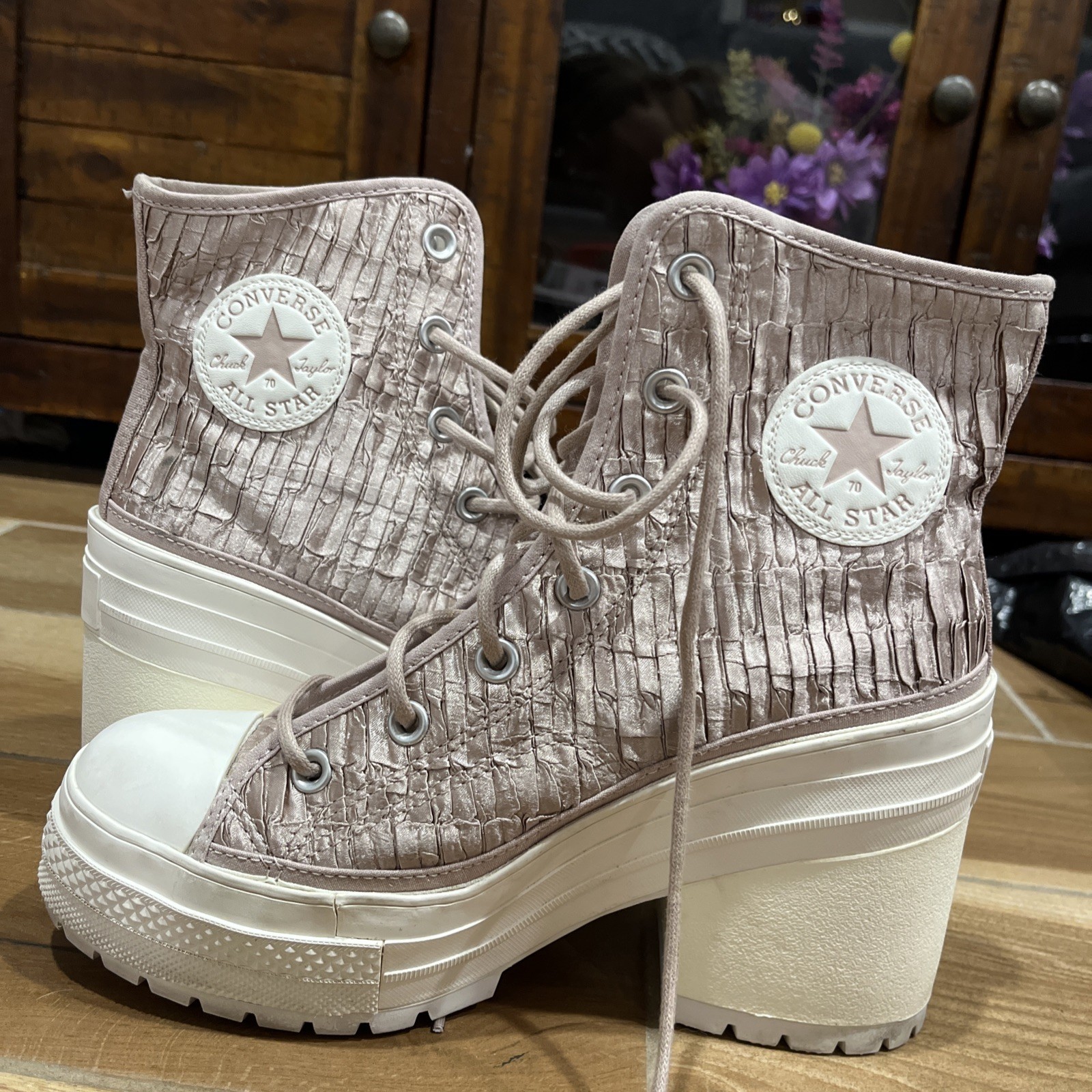 Converse Chuck 70 De Luxe Heel Satin Pink Chaotic Neutral Platform Sneaker 7 NEW