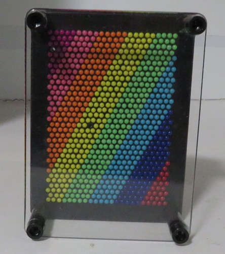 Pin Point 3D Impressionen Kunststoff Pin Art Board Spielzeug Kinder und Erwachsene Regenbogen gebraucht - Bild 1 von 13