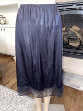 Vintage Vassarette Black Half Slip Size Large 29" Long. Split In Back -001
