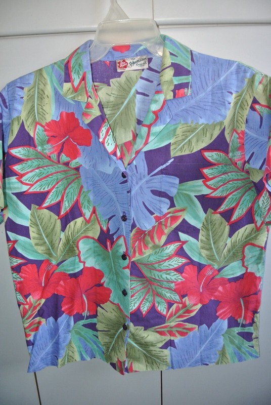 Hilo Hattie  Womens Medium  Oversized Red Hibiscus on Blue/Nice