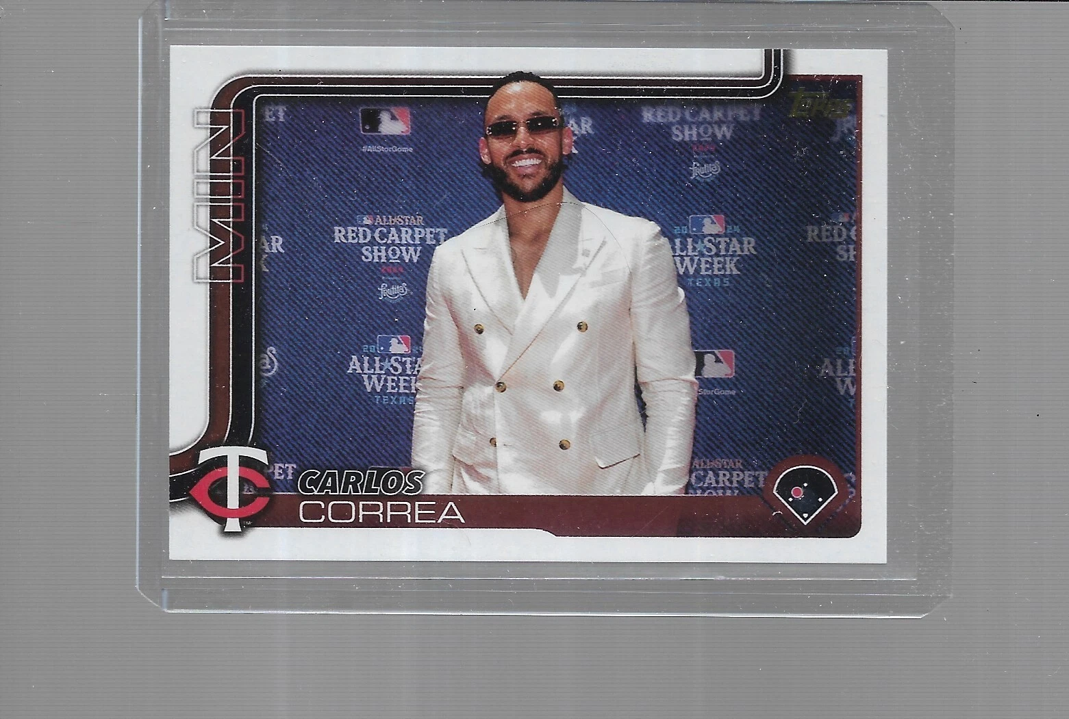 2025 TOPPS SERIES 1 BASEBALL GOLDEN MIRROR IMAGE VARIATION CARLOS CORREA #275