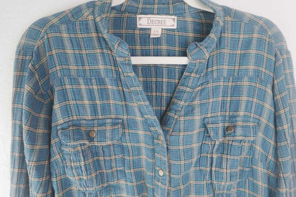 Camisa Decree Mujer Verde Manga Larga Con Botones Grande Foto 2 de 4