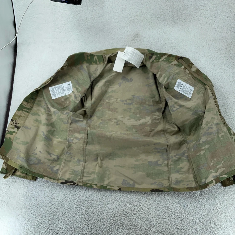US Army ACU OCP Coat Mens Medium Long Camo Permethrin NSN 8415-01-623-5529 - Image 3 of 4