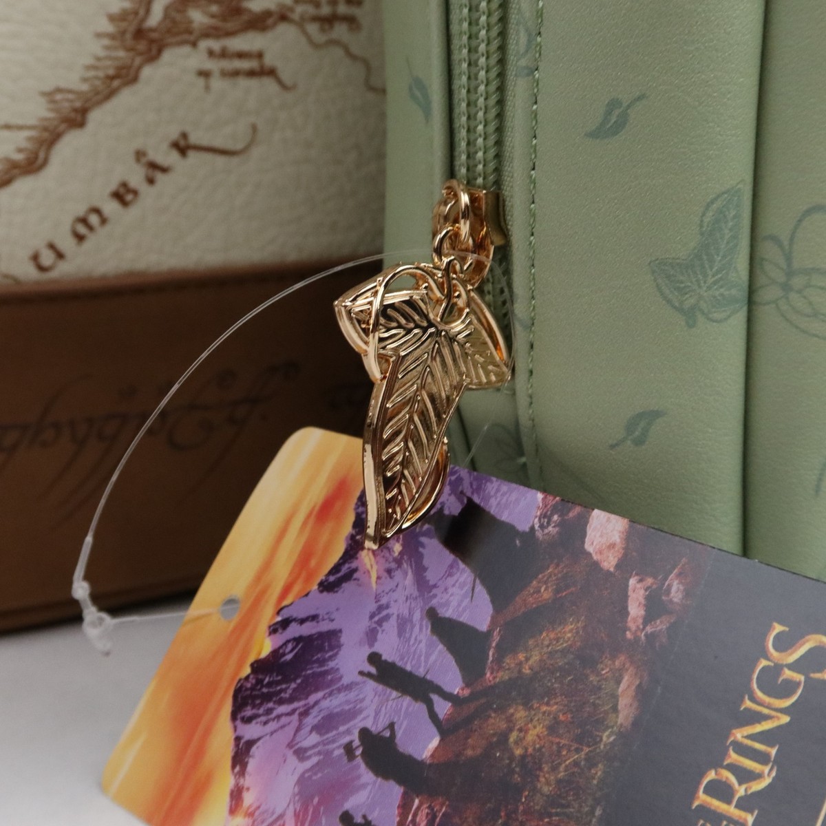 The Lord of the Rings Flap Backpack & Makeup Bag Middle  display picture 1