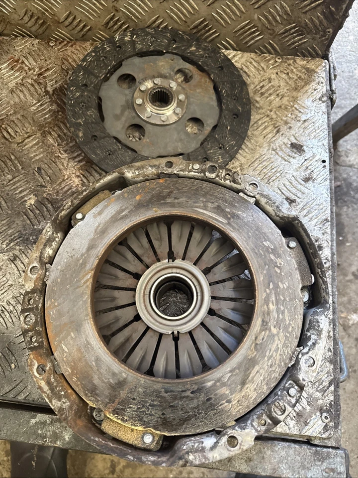 RANGE ROVER P38 2.5 Manual Clutch Set Valeo Not Many Miles - Image 2 of 4