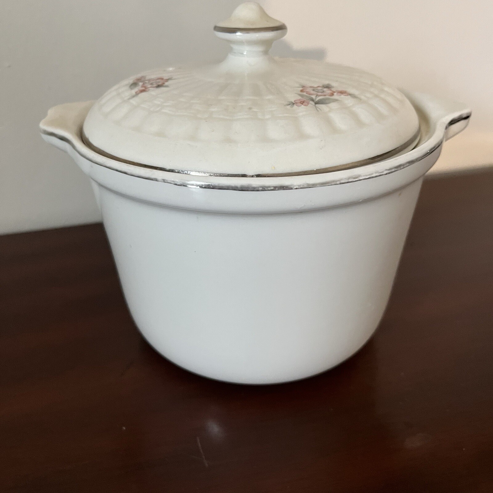 VTG The Hall China Co - For The Forman Family Bean Pot - Ivory & Floral Lid 