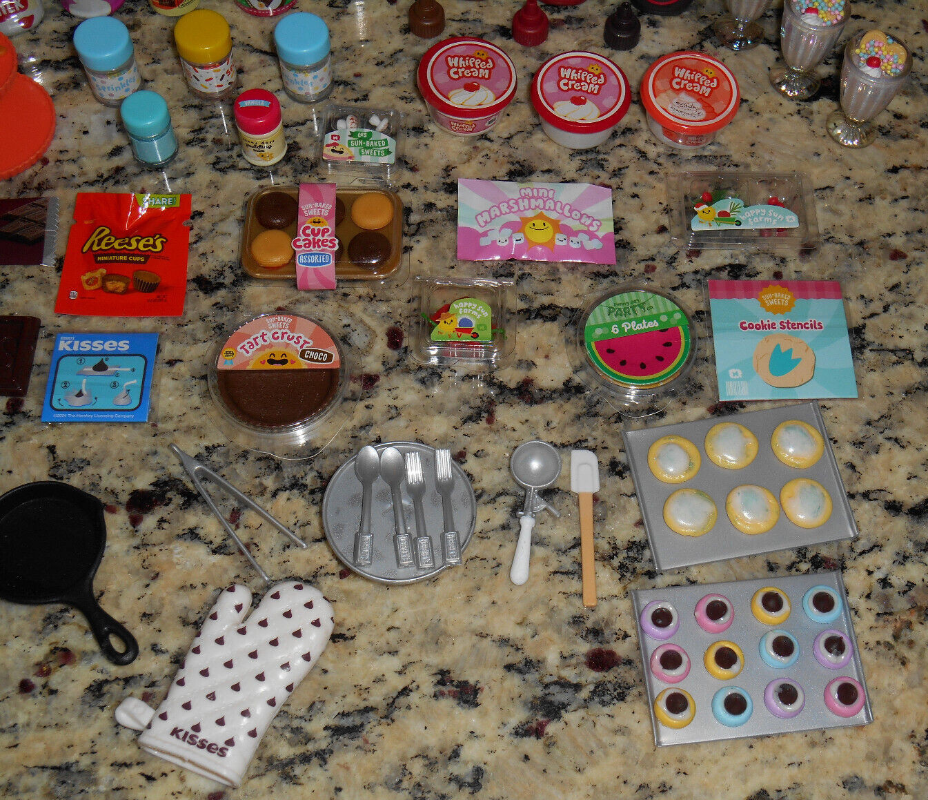 как выглядит BUNDLE LOT 62 PRETEND PLAY GROCERY STORE FOOD KITCHEN REGISTER GROCERIES TOYS фото