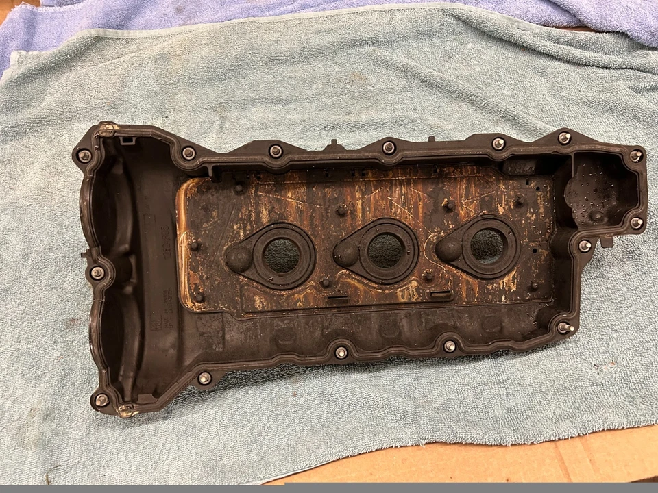 Cubierta de válvula Buick Enclave 2010 (conductor/delantero) 3,6 L (obspectiva transversal Acadia Foto 2 de 2