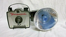 VINTAGE 1960s SPARTUS VANGUARD CAMERA w/ FLASH & BULB 