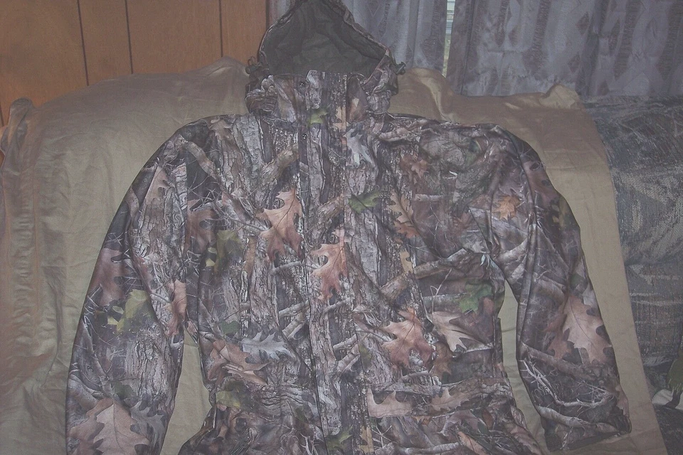 Mens Large Camo Coveralls Kanati Camo Insulated Hunting Coveralls Waterproof - Image 2 of 4