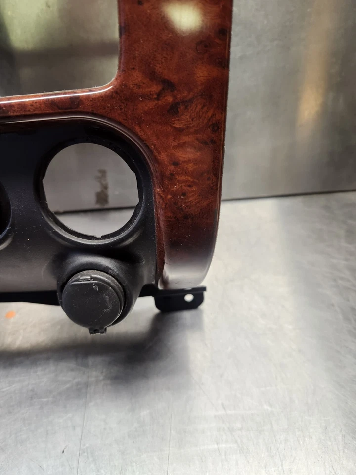 06-09 GMC Envoy XL tablero delantero radio bisel panel con rejilla de ventilación de aire OEM 10370681 Foto 3 de 4