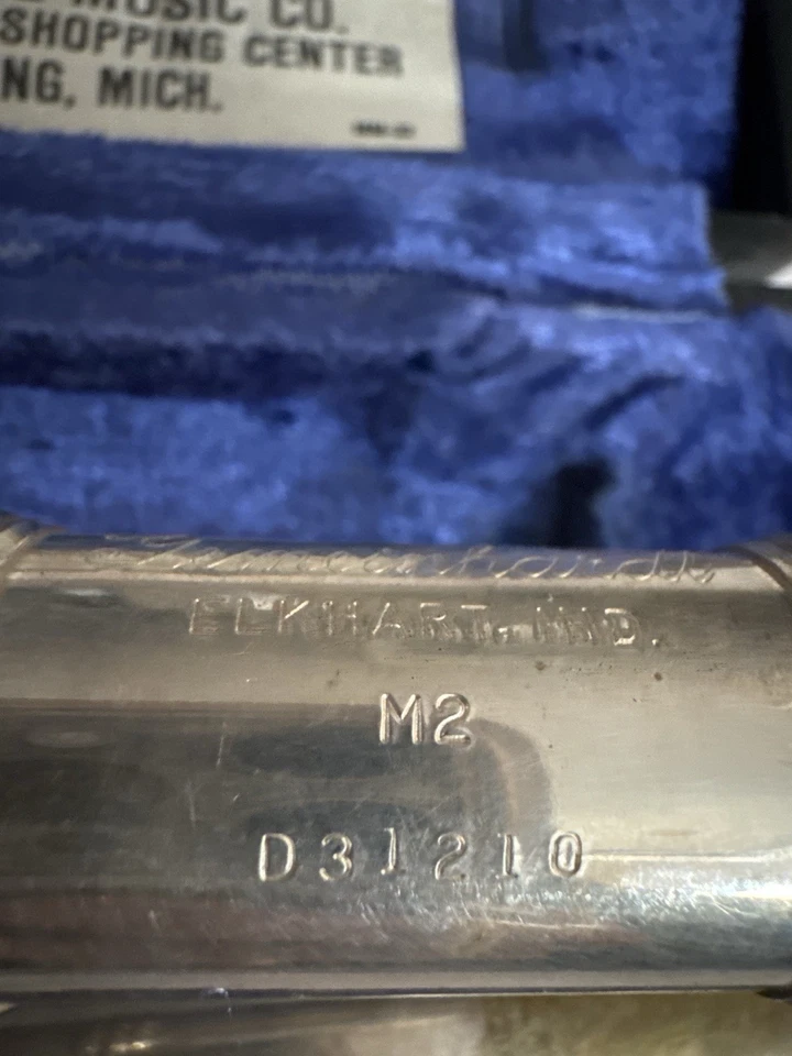 Flauta Communhardt M2 con estuche - Elkhart Indiana - Serie D31210 - Buen estado Foto 3 de 4