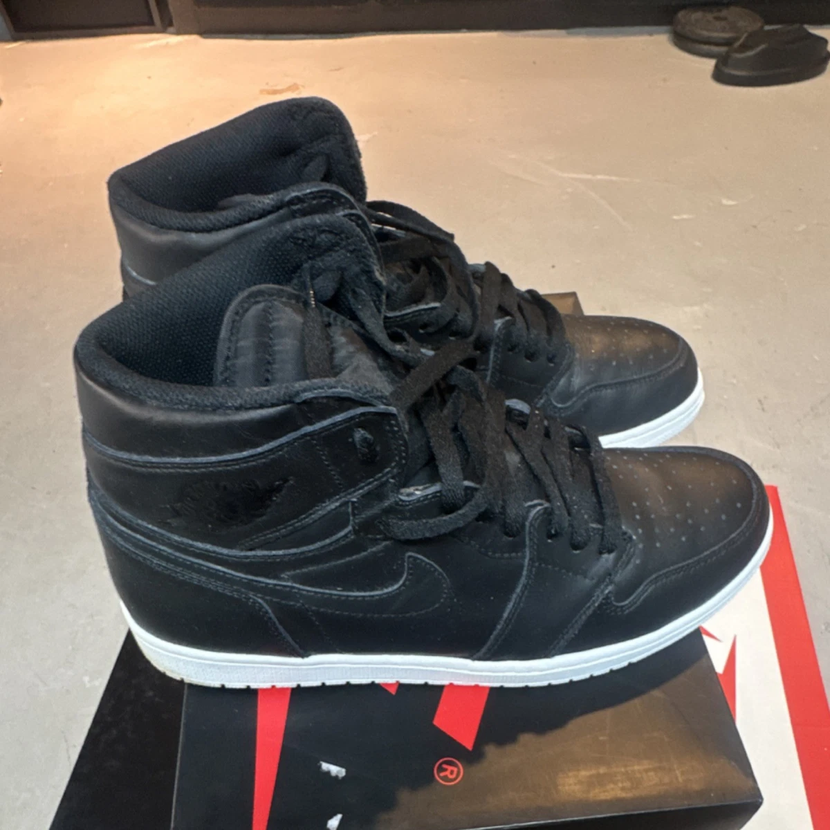 Jordan 1 Retro OG High Cyber Monday for Sale | Authenticity